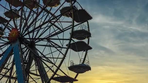 Funfair Ferris Wheel Sunset Silhouette Ferris Wheel Many Cabins Rotating — Stock Video
