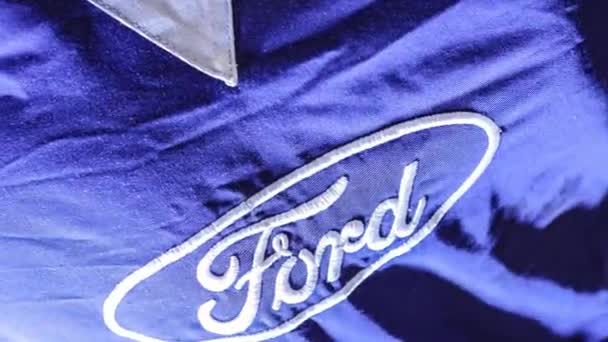 Milan Italie Octobre 2022 Logo Ford Sur Costume Mécanicien — Video