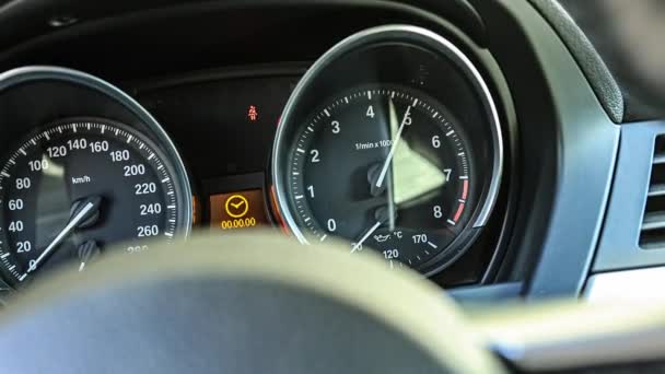 Detalhe Aceleração Tacômetro Carro Esportivo — Vídeo de Stock