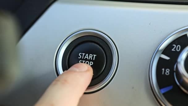 Arranca Motor Rastrea Botón Dedo Pulse Botón Para Arrancar Motor — Vídeo de stock