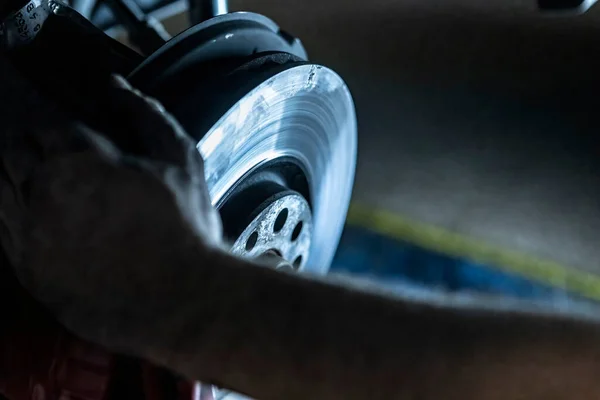 Mechanic Hands Detail Maintenance Car Brakes — Stock Photo, Image