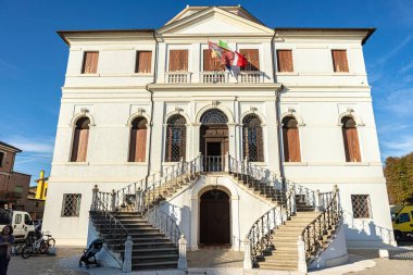 Antik tarihi villa cephesi ayrıntıları