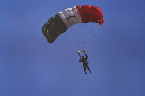 Fiumicino Itália Maio 1979 Paraquedas Cena Céu Década — Fotografia de Stock