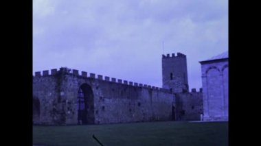 Pisa, İtalya 1975:::: 70 'lerde Pisa kulesi ve katedral manzarası