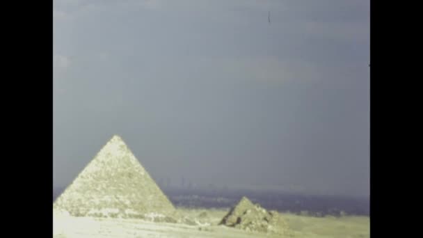 Κάιρο Αίγυπτος 1988 Θέα Αρχαιολογικού Χώρου Στη Γκίζα Στη Δεκαετία — Αρχείο Βίντεο