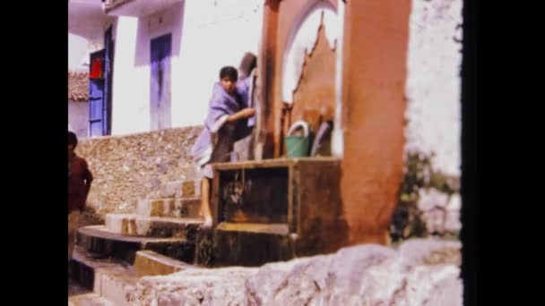 1970年5月モロッコ チェフチャウエン 70年代のチェフチャウエン市街地景観 — ストック動画