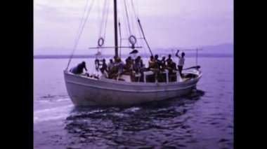 Atina, Yunanistan Eylül 1973: 70 'li yıllarda tekne dolusu turist