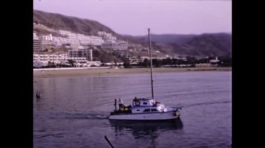 Gran Canaria, İspanya Haziran 1974: 70 'lerde kıyı sahnesi yakınlarında tekneler denize açıldı