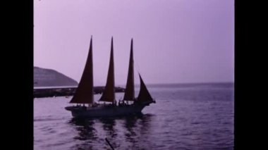Gran Canaria, İspanya Haziran 1974: Yelkenli gemi 70 'li yıllarda liman sahnesinden denize açıldı