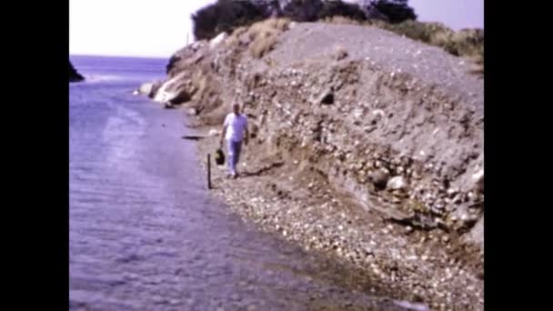 Loutraki Grecia Septiembre 1973 Vista Playa Loutraki Los Años — Vídeos de Stock