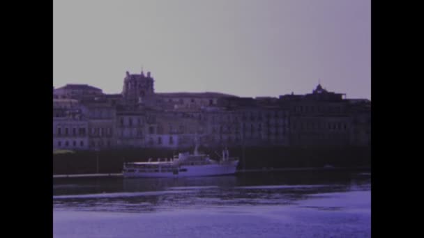 イタリア シラクーザ1973年6月 70年代のシラクーサ市街地景観 — ストック動画
