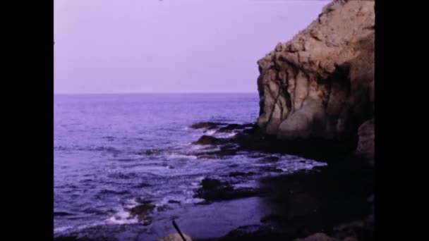 スペイン グラン カナリア1974年6月 70年代のグラン カナリア岩礁の海岸風景 — ストック動画