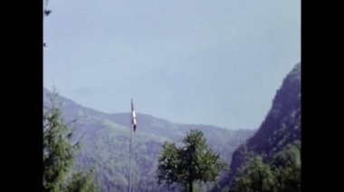 Amsterdam, Hollanda Mayıs 1988: Hollanda 'da 80' lerde çiçek açmış bahçe