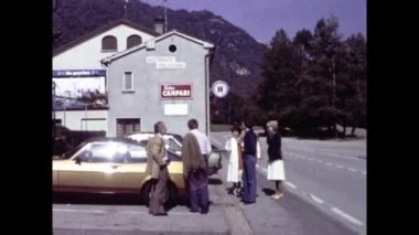 Mezzovico, İsviçre Ekim 1982: 80 'lerde yaşlılar arasında toplantı