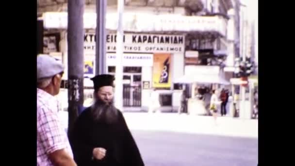 以色列特拉维夫 1974年6月 拉比在70年代沿街漫步 — 图库视频影像