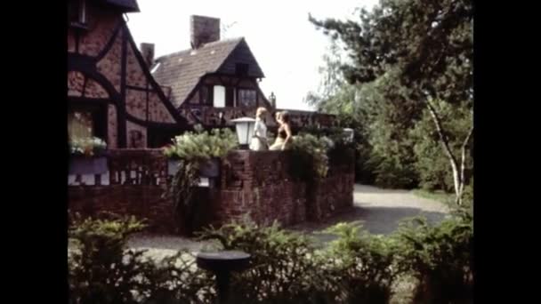 ドイツブレーメン1976年4月 70年代のドイツの別荘 — ストック動画