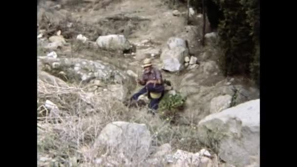 Giglio Island Włochy Wrzesień 1977 Wieśniak Jeździ Scenie Osła Latach — Wideo stockowe
