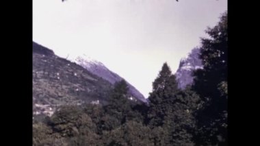 Lottigna, İsviçre Kasım 1970: Lottigna dağ manzarası 70 'lerde