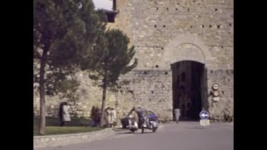 San Gimignano, İtalya Mart 1981: San Gimignano Tarihi Köy manzaralı 80 'ler