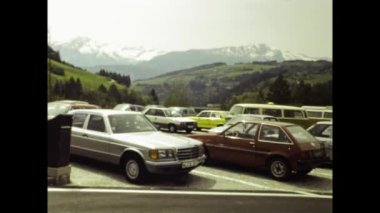 Pula, Hırvatistan Haziran 1984: Karayolu hizmet alanı insanları 80 'lerde sahne aldı