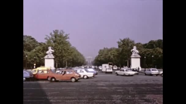 Parijs Frankrijk Mei 1974 Autoverkeer Parijs Jaren — Stockvideo
