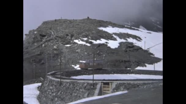 Gornergrat Schweiz Juli 1977 Zug Auf Den Gipfel Der Bergszene — Stockvideo