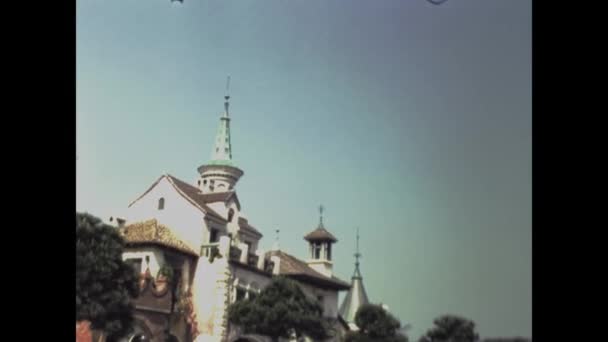 1992年5月フランス ディズニーランド パリ遊園地の展望台 — ストック動画