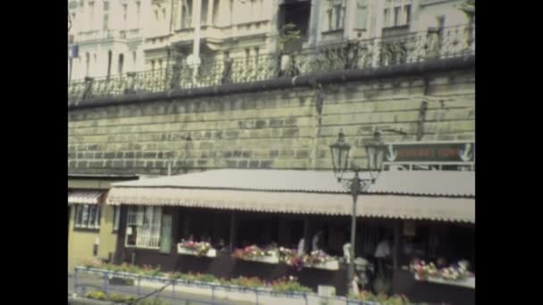 チェコ共和国プラハ1992年9月 プラハ市内90年代の風景 — ストック動画