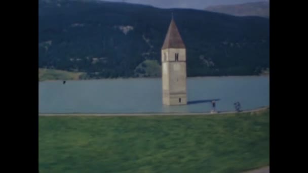 Sudtirol Italië Mei 1984 Uitzicht Klokkentoren Van Het Meer Van — Stockvideo