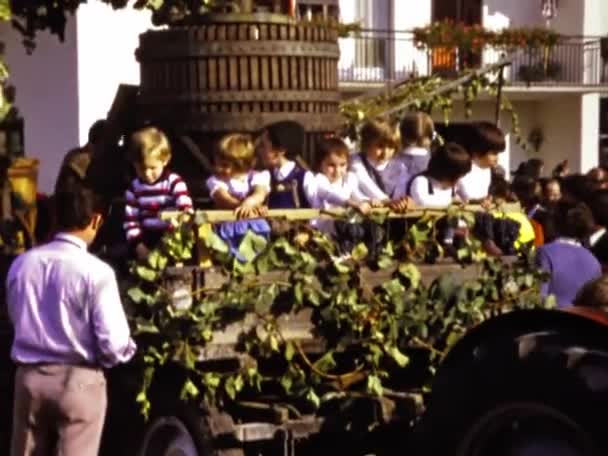 イタリア モルヴェノ1973年6月 70年代トレンティーノ シーンにおける民俗行事 — ストック動画
