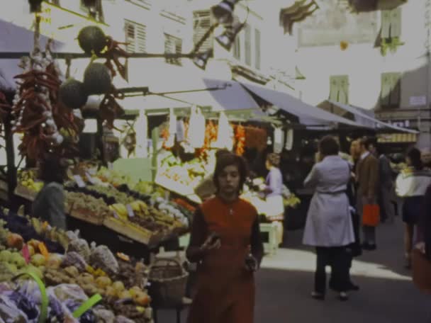Riva Del Garda Italië Maart 1973 Vegetable Street Market Scene — Stockvideo