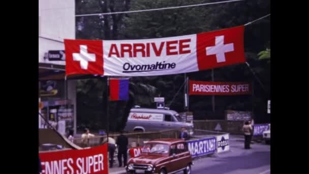 Normandie Frankrike Mars 1971 Bil Med Cykeltävlingar Sponsor Scen Talet — Stockvideo