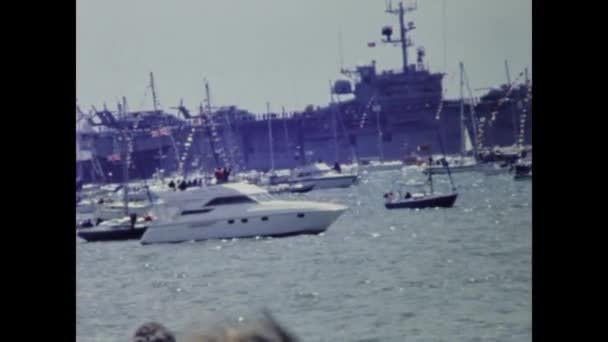 Portsmouth Royaume Uni Mai 1994 Navire Guerre Entre Nombreux Bateaux — Video