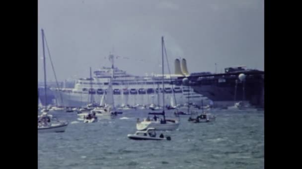Portsmouth Birleşik Krallık Mayıs 1994 Larda Tekne Sahneleri Arasında Uçak — Stok video