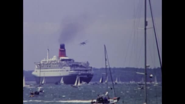 Portsmouth Regno Unito Maggio 1994 Nave Crociera Mare Tra Molte — Video Stock