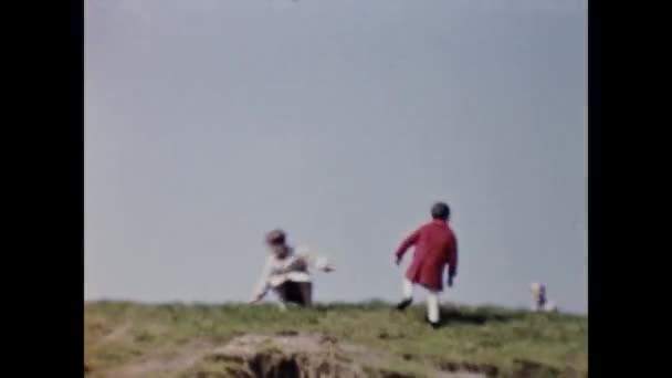 Coventry United Kingdom May 1963 Happy Children Walk Countryside Scene — Stock Video