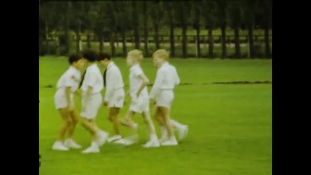 Coventry Ngiltere Mayıs 1963 Çocuk Koşu Sahnesi Larda — Stok video