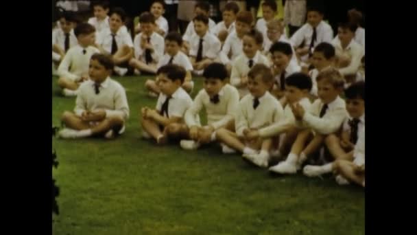 イギリス コヴェントリー1963年 昭和38年 60歳児体育大会表彰式場 — ストック動画