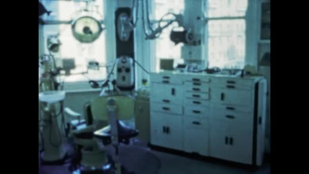 Londyn Wielka Brytania Może 1958 Scena Wnętrza Gabinetu Stomatologicznego Latach — Wideo stockowe