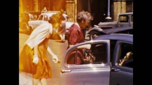 Londres Reino Unido Maio 1955 Família Entra Cena Carro Década — Vídeo de Stock