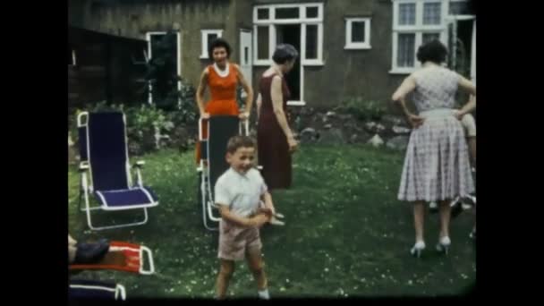 Londen Verenigd Koninkrijk Mei 1955 Oude Familieherinneringen Tuin Jaren — Stockvideo