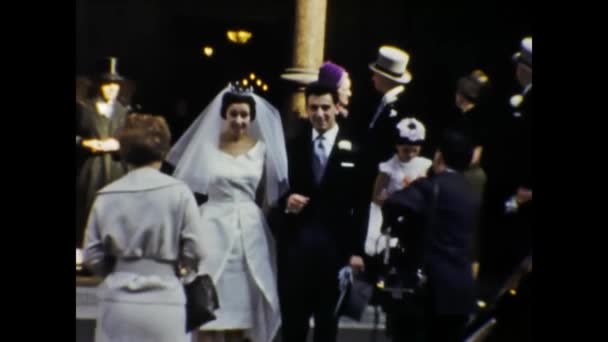 Лондон Великобритания 1955 Свадебная Сцена Английском Городе Годов — стоковое видео