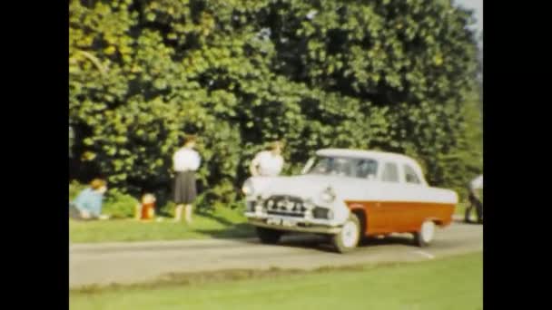 London Großbritannien Mai 1955 Alte Autos Bereit Für Die Rennszene — Stockvideo