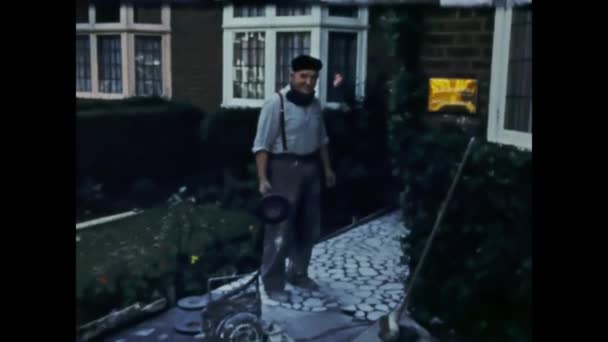 London United Kingdom May 1955 Bricklayer Builds Home Path Scene — Stock Video
