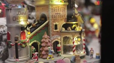 Verona, İtalya 17 Aralık 2022: Noel köyü minyatürü