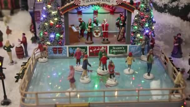 イタリア ヴェローナ2022年12月17日 クリスマス村ミニチュア — ストック動画