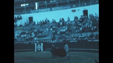 Seville, İspanya Haziran 1977: 70 'lerde İspanya' da Corrida gösterisi veya boğa güreşi