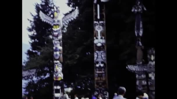 Βανκούβερ Καναδάς Ιούλιος 1987 Τοτέμ Στο Stanley Park Στη Σκηνή — Αρχείο Βίντεο