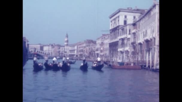 ヴェネツィア イタリア1970年6月 70年代のヴェネツィアの街の景色 — ストック動画