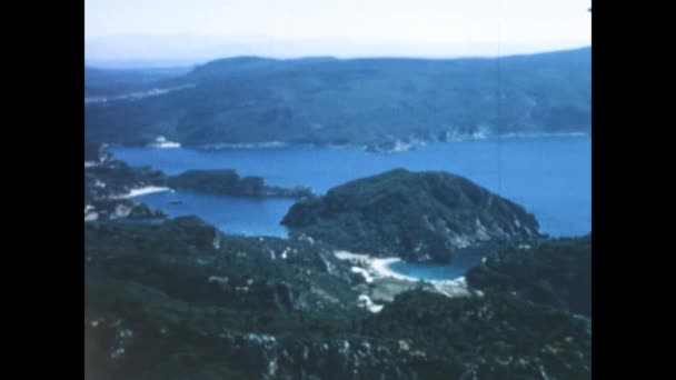 Mykonos Griekenland Juni 1966 Rotsachtige Griekse Kust Landschap Scene Jaren — Stockvideo